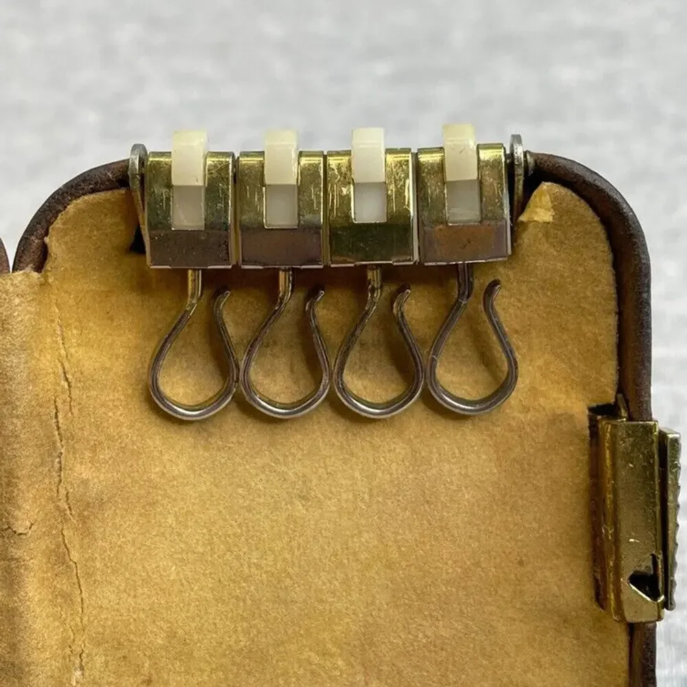 BUXTON Vintage Cowhide Key-Tainer Enclosed Key Holder